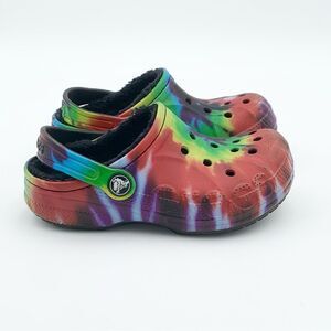 Crocs fleece lined rainbow tie dye slip on shoes kids size 12